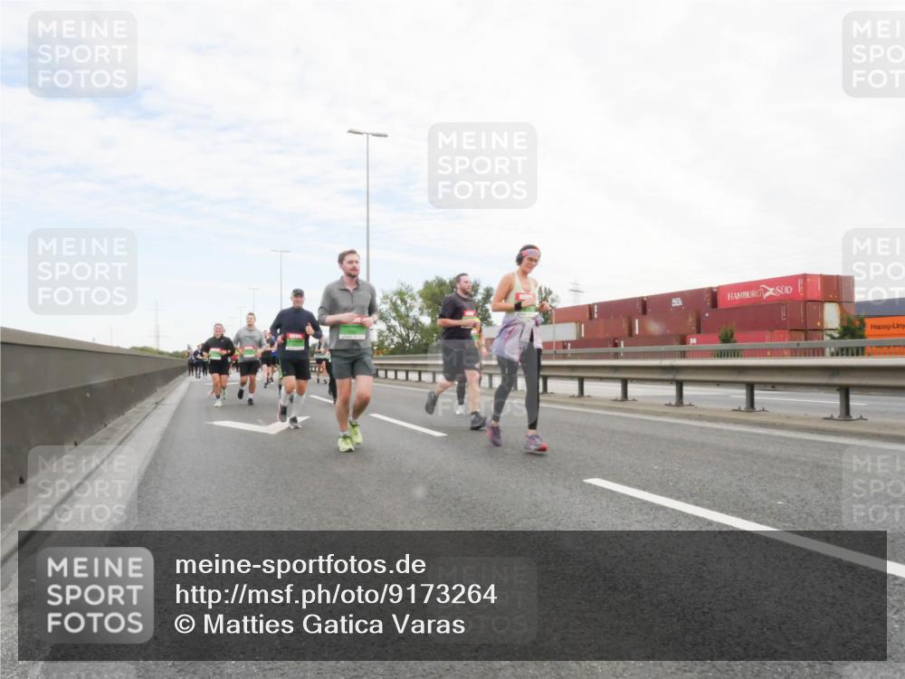 03.10.2025 - Köhlbrandbrückenlauf Matties Gatica Varas http://msf.ph/oto/9173264 03.10.2025 15:25:18 Position 3  meine-sportfotos.de