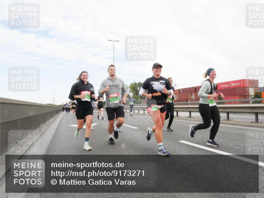 03.10.2025 - Köhlbrandbrückenlauf Matties Gatica Varas http://msf.ph/oto/9173271 03.10.2025 15:25:21 Position 3  meine-sportfotos.de