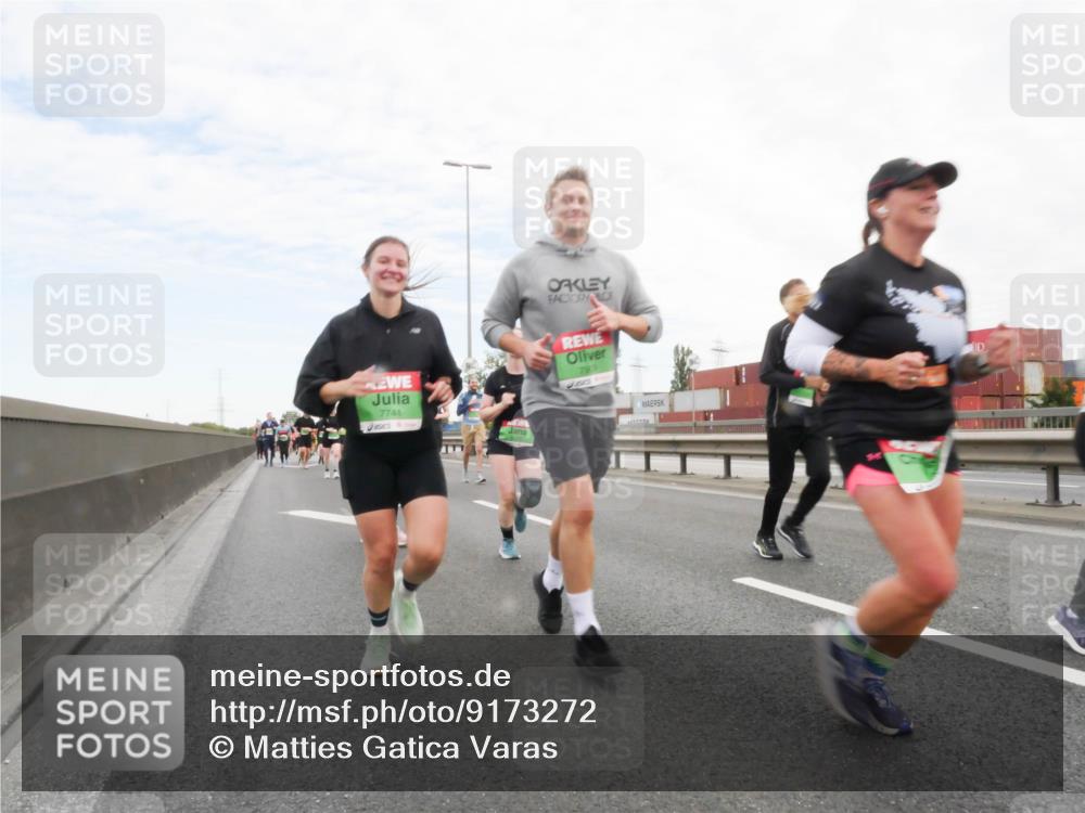 03.10.2025 - Köhlbrandbrückenlauf Matties Gatica Varas http://msf.ph/oto/9173272 03.10.2025 15:25:21 Position 3 7741 meine-sportfotos.de