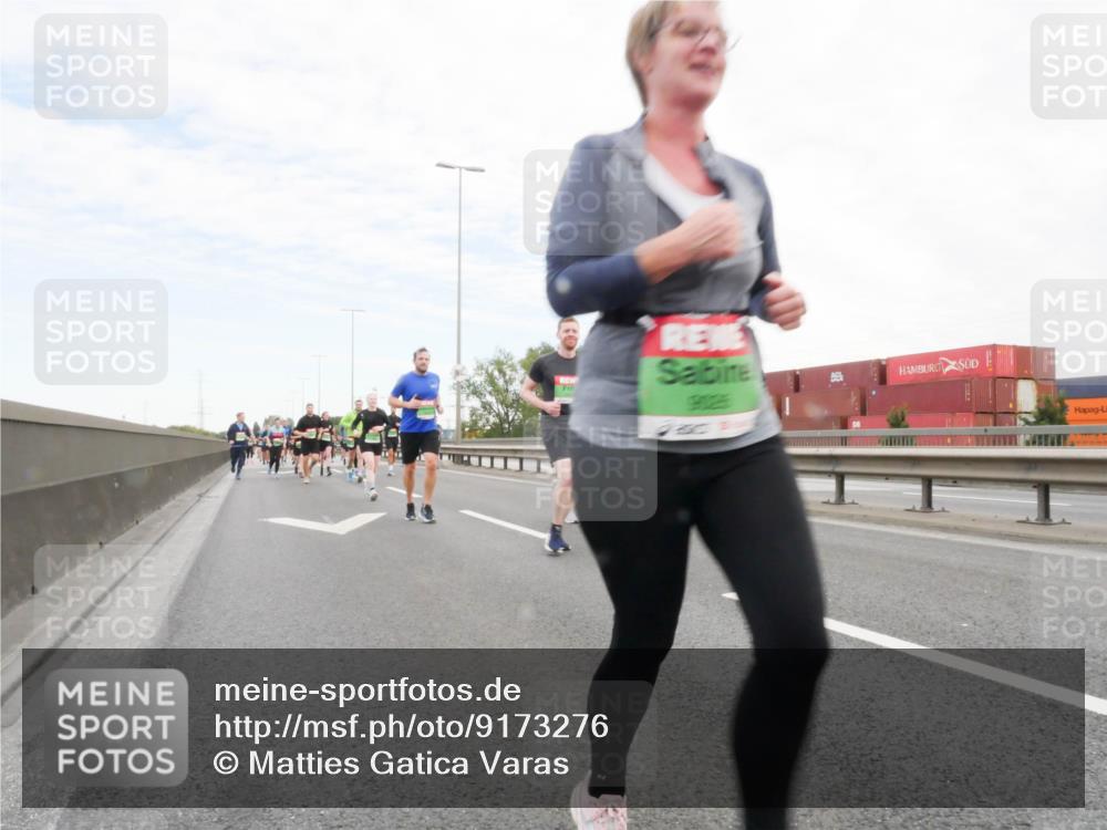03.10.2025 - Köhlbrandbrückenlauf Matties Gatica Varas http://msf.ph/oto/9173276 03.10.2025 15:25:23 Position 3  meine-sportfotos.de