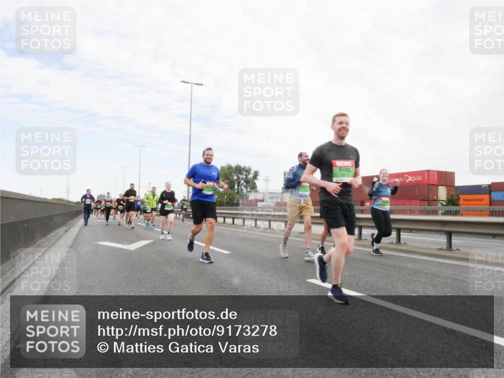 03.10.2025 - Köhlbrandbrückenlauf Matties Gatica Varas http://msf.ph/oto/9173278 03.10.2025 15:25:24 Position 3  meine-sportfotos.de