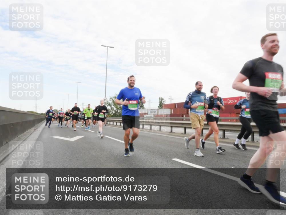 03.10.2025 - Köhlbrandbrückenlauf Matties Gatica Varas http://msf.ph/oto/9173279 03.10.2025 15:25:25 Position 3  meine-sportfotos.de