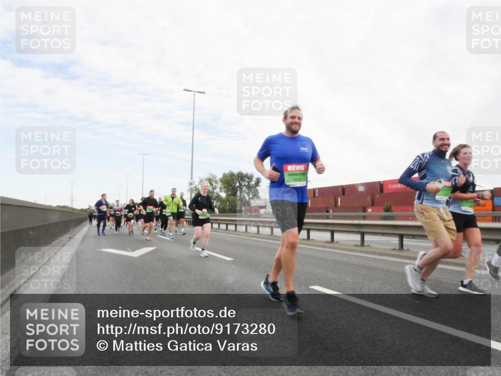 03.10.2025 - Köhlbrandbrückenlauf Matties Gatica Varas http://msf.ph/oto/9173280 03.10.2025 15:25:25 Position 3  meine-sportfotos.de