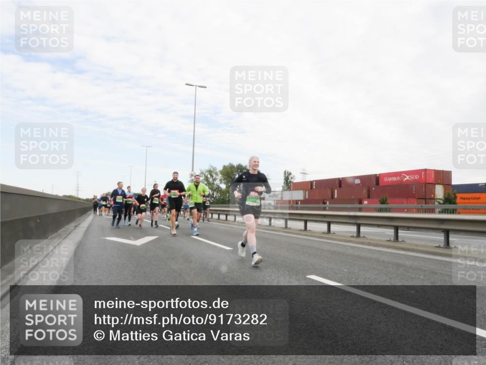 03.10.2025 - Köhlbrandbrückenlauf Matties Gatica Varas http://msf.ph/oto/9173282 03.10.2025 15:25:26 Position 3  meine-sportfotos.de