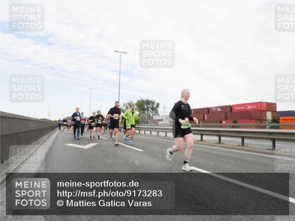 03.10.2025 - Köhlbrandbrückenlauf Matties Gatica Varas http://msf.ph/oto/9173283 03.10.2025 15:25:27 Position 3  meine-sportfotos.de