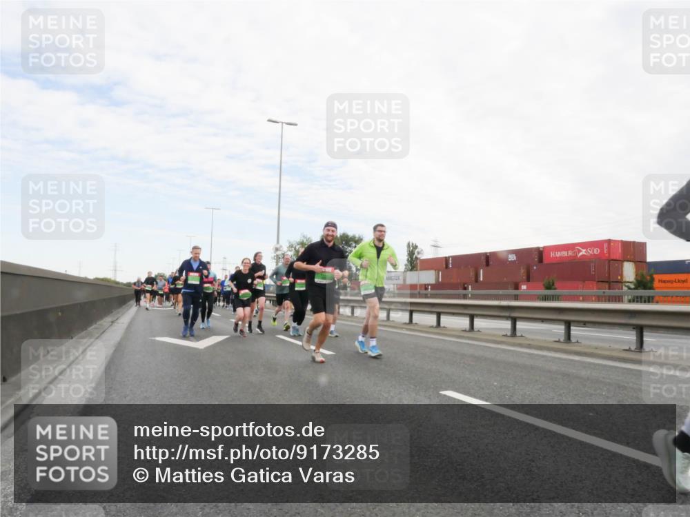 03.10.2025 - Köhlbrandbrückenlauf Matties Gatica Varas http://msf.ph/oto/9173285 03.10.2025 15:25:28 Position 3  meine-sportfotos.de