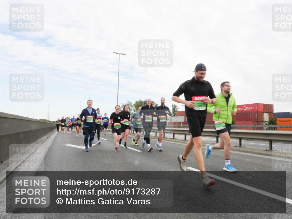 03.10.2025 - Köhlbrandbrückenlauf Matties Gatica Varas http://msf.ph/oto/9173287 03.10.2025 15:25:29 Position 3  meine-sportfotos.de
