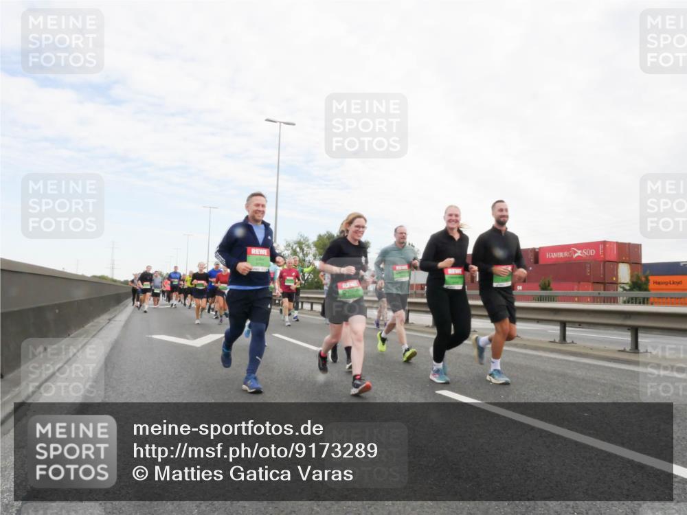 03.10.2025 - Köhlbrandbrückenlauf Matties Gatica Varas http://msf.ph/oto/9173289 03.10.2025 15:25:30 Position 3  meine-sportfotos.de
