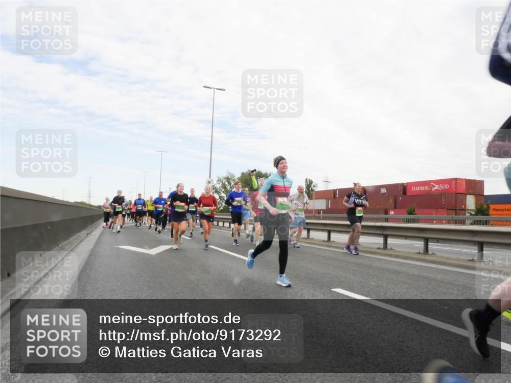 03.10.2025 - Köhlbrandbrückenlauf Matties Gatica Varas http://msf.ph/oto/9173292 03.10.2025 15:25:31 Position 3  meine-sportfotos.de