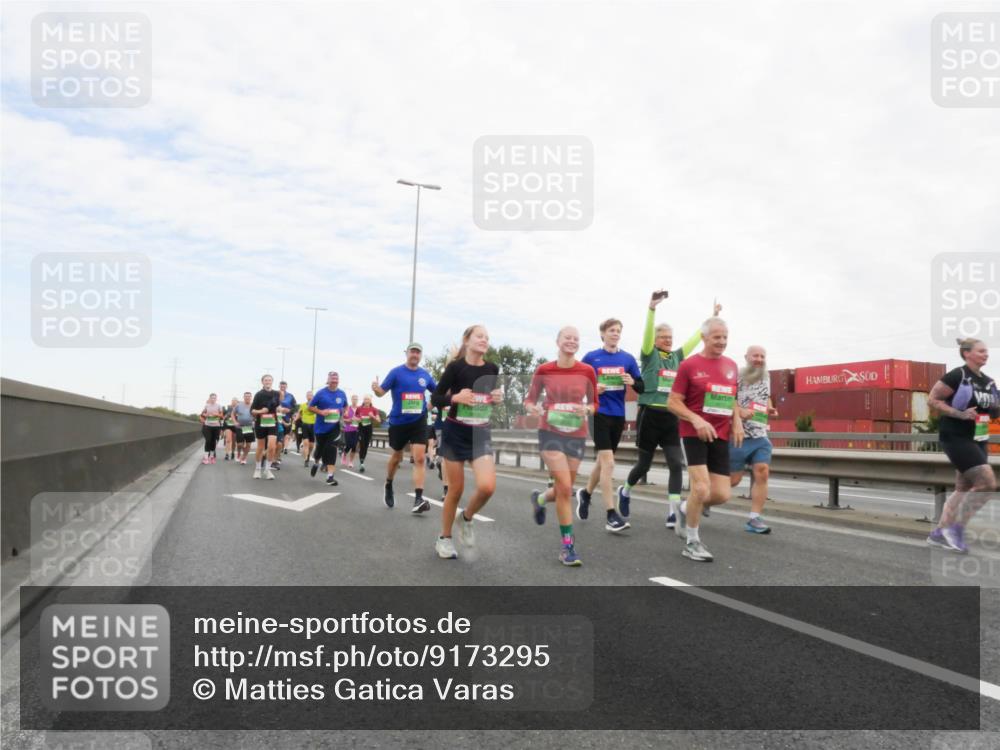 03.10.2025 - Köhlbrandbrückenlauf Matties Gatica Varas http://msf.ph/oto/9173295 03.10.2025 15:25:32 Position 3  meine-sportfotos.de
