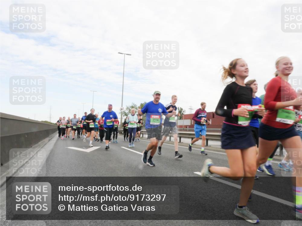 03.10.2025 - Köhlbrandbrückenlauf Matties Gatica Varas http://msf.ph/oto/9173297 03.10.2025 15:25:33 Position 3  meine-sportfotos.de