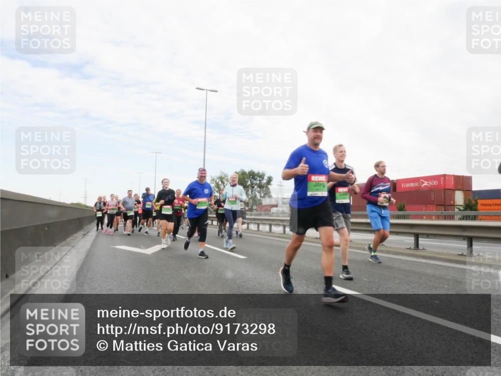 03.10.2025 - Köhlbrandbrückenlauf Matties Gatica Varas http://msf.ph/oto/9173298 03.10.2025 15:25:34 Position 3  meine-sportfotos.de