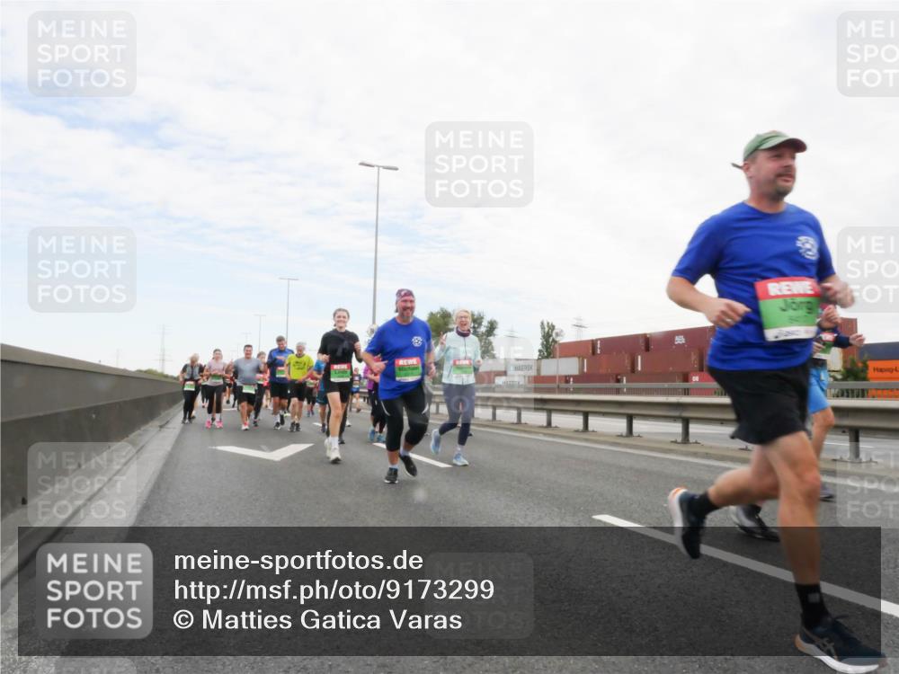 03.10.2025 - Köhlbrandbrückenlauf Matties Gatica Varas http://msf.ph/oto/9173299 03.10.2025 15:25:34 Position 3  meine-sportfotos.de