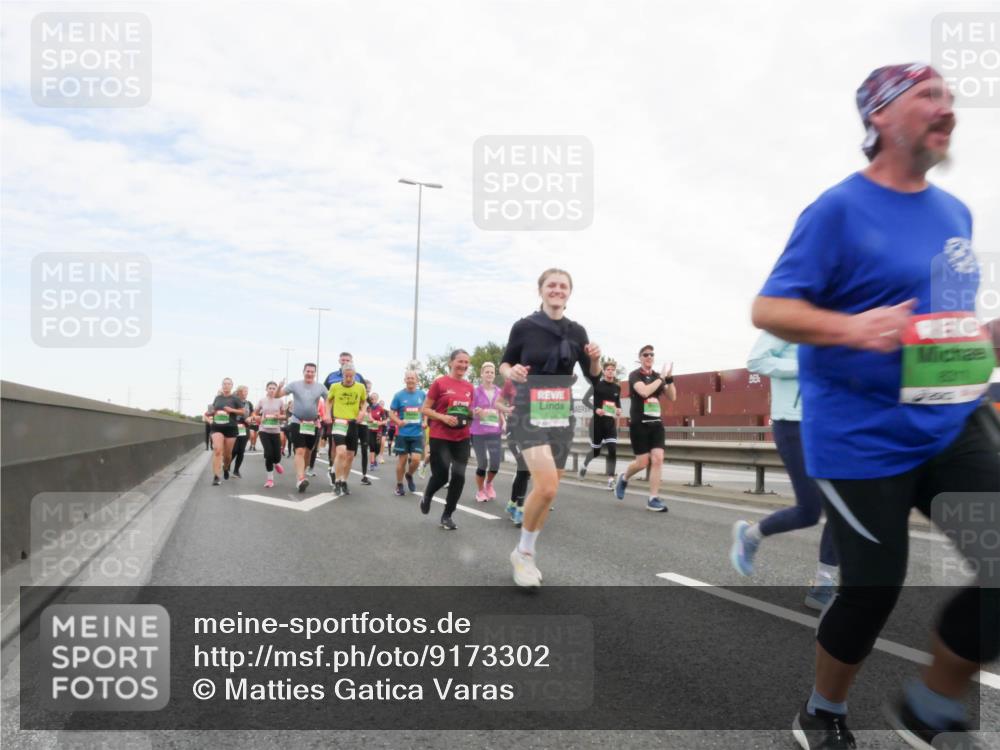 03.10.2025 - Köhlbrandbrückenlauf Matties Gatica Varas http://msf.ph/oto/9173302 03.10.2025 15:25:36 Position 3  meine-sportfotos.de