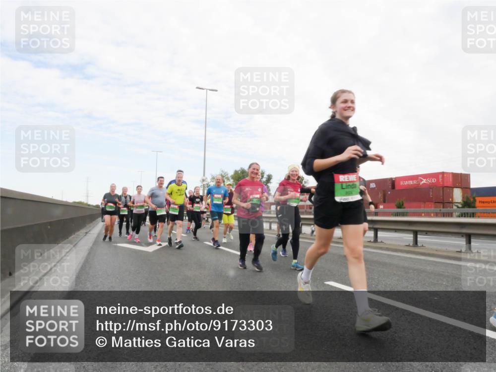 03.10.2025 - Köhlbrandbrückenlauf Matties Gatica Varas http://msf.ph/oto/9173303 03.10.2025 15:25:36 Position 3 3256 meine-sportfotos.de