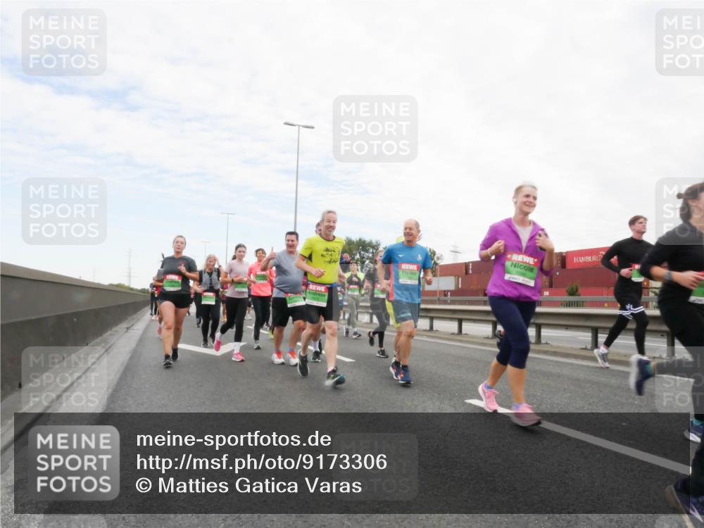 03.10.2025 - Köhlbrandbrückenlauf Matties Gatica Varas http://msf.ph/oto/9173306 03.10.2025 15:25:38 Position 3  meine-sportfotos.de