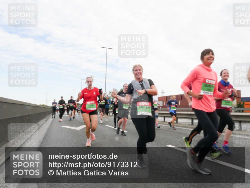 03.10.2025 - Köhlbrandbrückenlauf Matties Gatica Varas http://msf.ph/oto/9173312 03.10.2025 15:25:41 Position 3 8571 meine-sportfotos.de