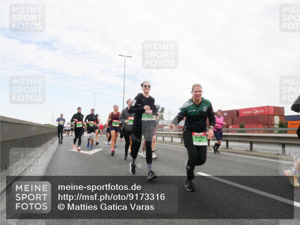 03.10.2025 - Köhlbrandbrückenlauf Matties Gatica Varas http://msf.ph/oto/9173316 03.10.2025 15:25:43 Position 3  meine-sportfotos.de
