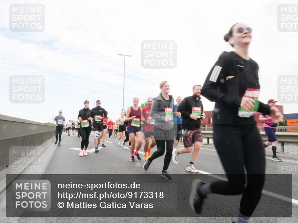 03.10.2025 - Köhlbrandbrückenlauf Matties Gatica Varas http://msf.ph/oto/9173318 03.10.2025 15:25:43 Position 3  meine-sportfotos.de