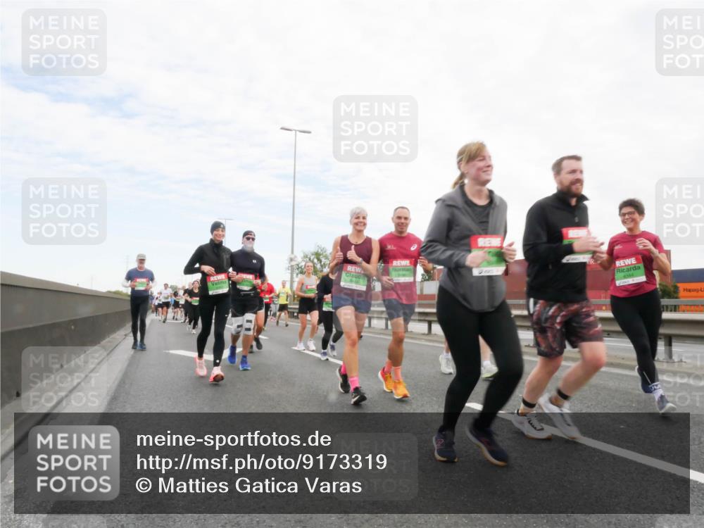 03.10.2025 - Köhlbrandbrückenlauf Matties Gatica Varas http://msf.ph/oto/9173319 03.10.2025 15:25:44 Position 3 8444 meine-sportfotos.de