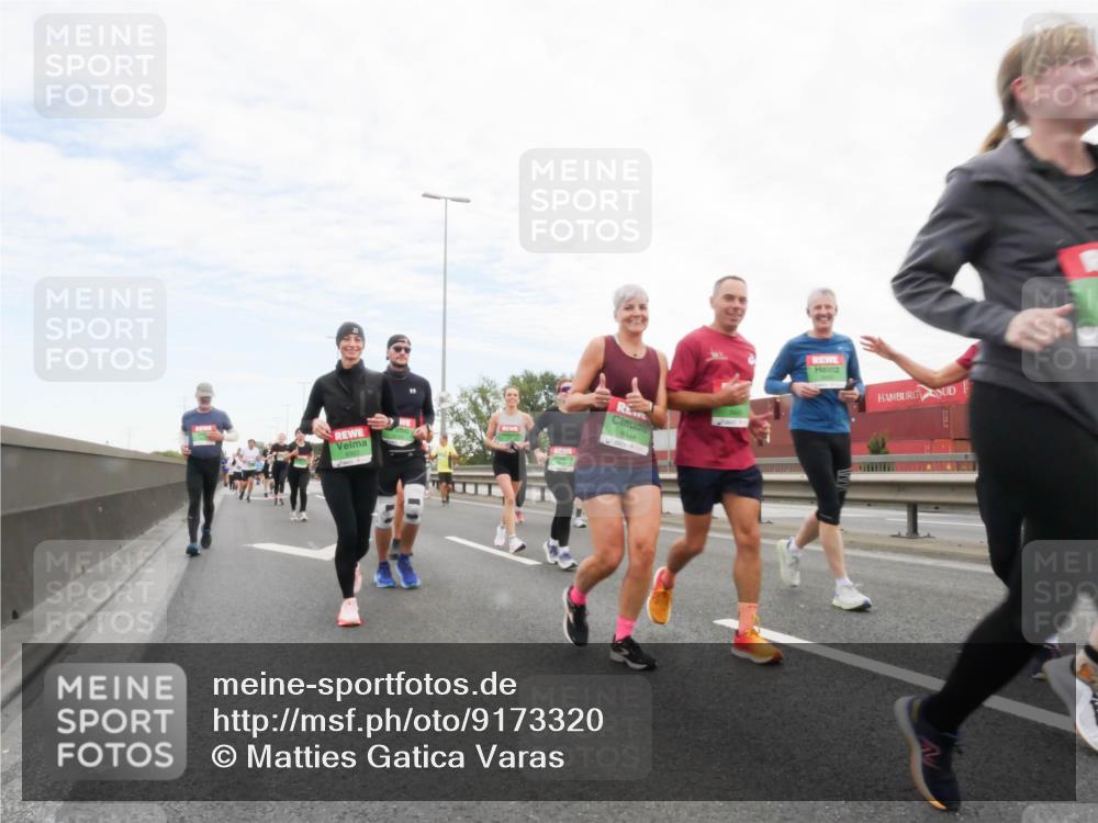 03.10.2025 - Köhlbrandbrückenlauf Matties Gatica Varas http://msf.ph/oto/9173320 03.10.2025 15:25:44 Position 3 8444 meine-sportfotos.de