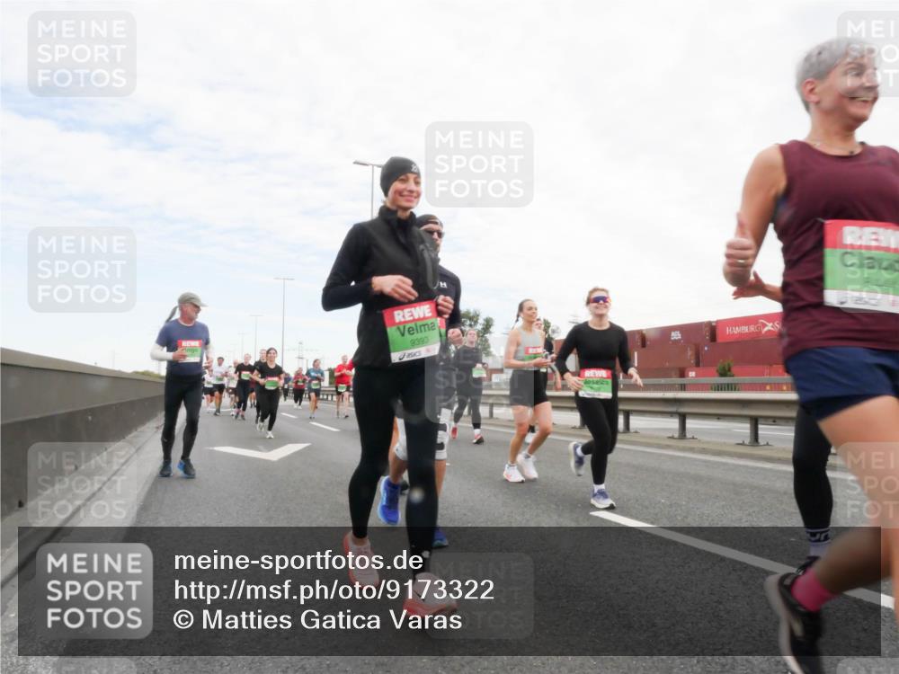 03.10.2025 - Köhlbrandbrückenlauf Matties Gatica Varas http://msf.ph/oto/9173322 03.10.2025 15:25:45 Position 3 9393 meine-sportfotos.de