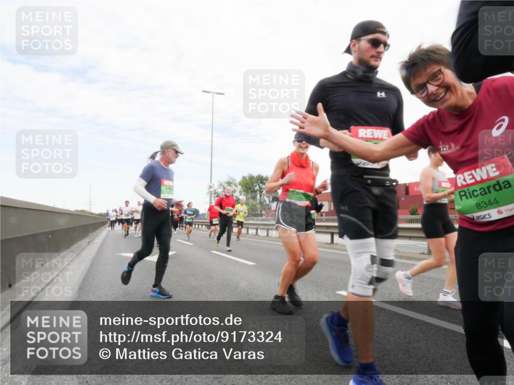 03.10.2025 - Köhlbrandbrückenlauf Matties Gatica Varas http://msf.ph/oto/9173324 03.10.2025 15:25:46 Position 3 8344 meine-sportfotos.de
