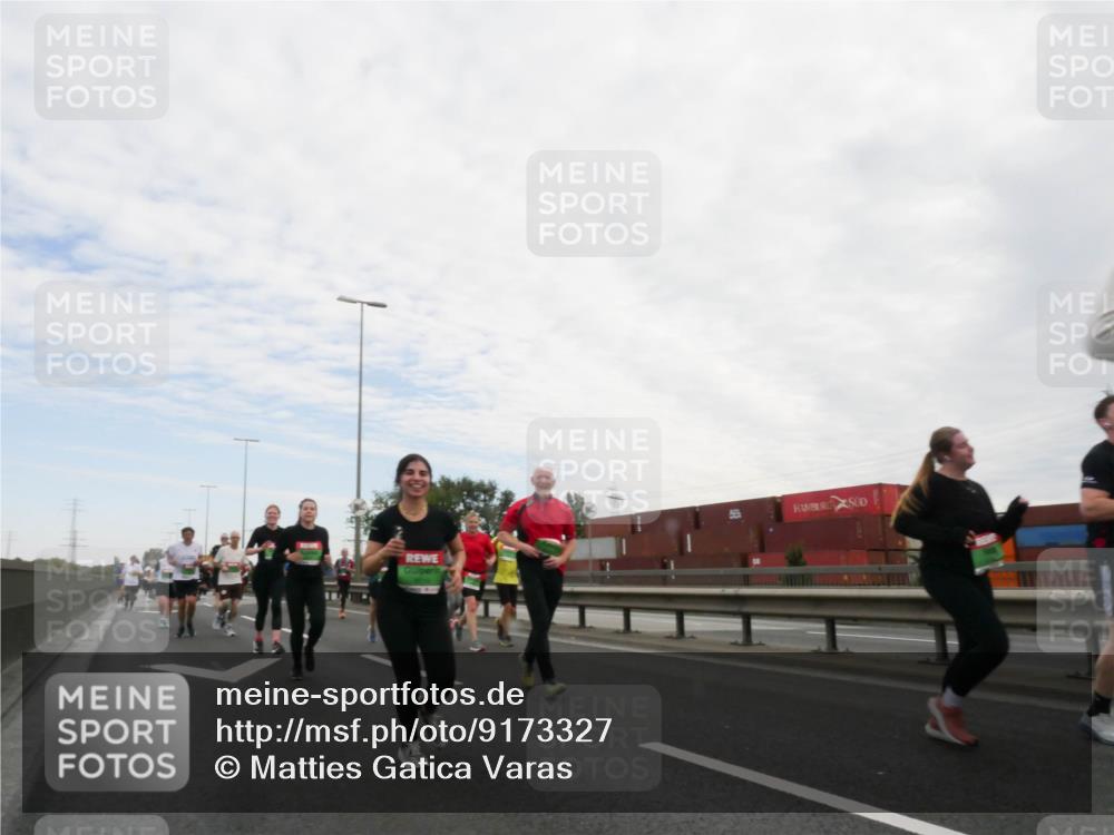 03.10.2025 - Köhlbrandbrückenlauf Matties Gatica Varas http://msf.ph/oto/9173327 03.10.2025 15:25:48 Position 3  meine-sportfotos.de