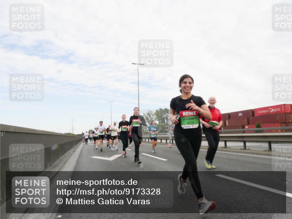 03.10.2025 - Köhlbrandbrückenlauf Matties Gatica Varas http://msf.ph/oto/9173328 03.10.2025 15:25:48 Position 3 8516 meine-sportfotos.de