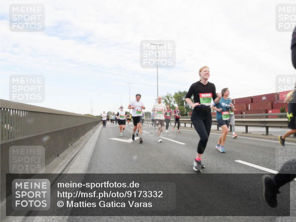 03.10.2025 - Köhlbrandbrückenlauf Matties Gatica Varas http://msf.ph/oto/9173332 03.10.2025 15:25:50 Position 3  meine-sportfotos.de