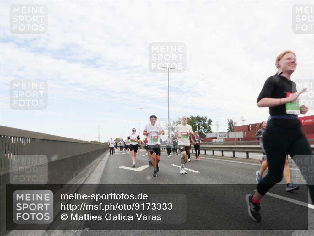 03.10.2025 - Köhlbrandbrückenlauf Matties Gatica Varas http://msf.ph/oto/9173333 03.10.2025 15:25:51 Position 3  meine-sportfotos.de
