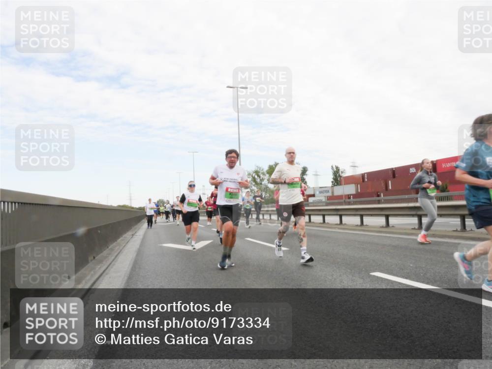 03.10.2025 - Köhlbrandbrückenlauf Matties Gatica Varas http://msf.ph/oto/9173334 03.10.2025 15:25:51 Position 3  meine-sportfotos.de