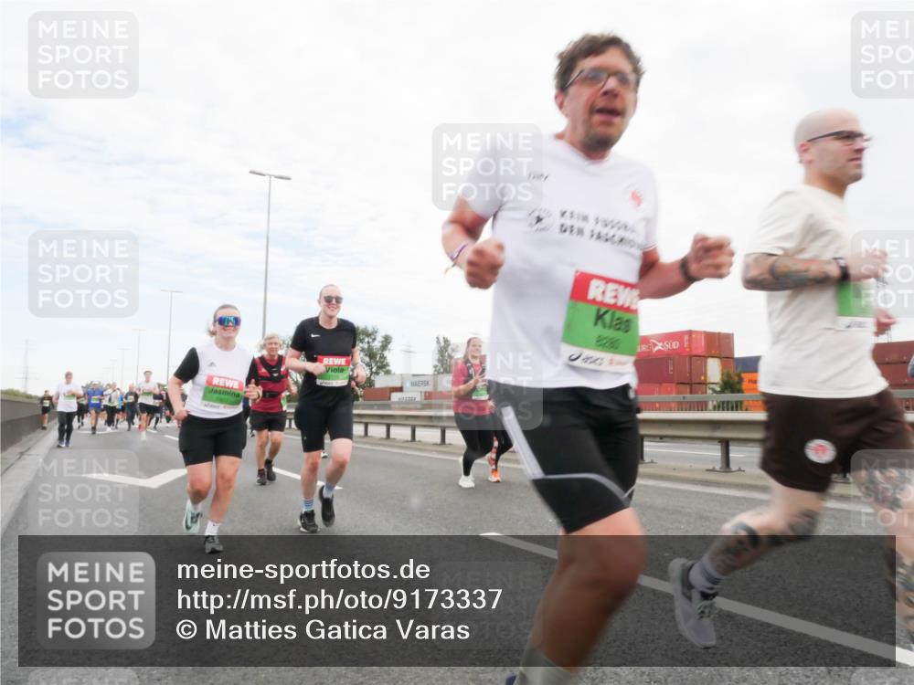 03.10.2025 - Köhlbrandbrückenlauf Matties Gatica Varas http://msf.ph/oto/9173337 03.10.2025 15:25:53 Position 3 7807, 8250 meine-sportfotos.de
