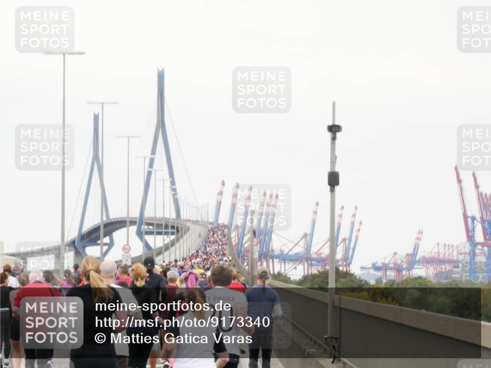 03.10.2025 - Köhlbrandbrückenlauf Matties Gatica Varas http://msf.ph/oto/9173340 03.10.2025 15:26:01 Position 3  meine-sportfotos.de