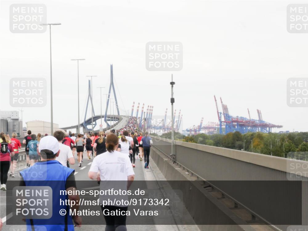 03.10.2025 - Köhlbrandbrückenlauf Matties Gatica Varas http://msf.ph/oto/9173342 03.10.2025 15:26:04 Position 3 2024 meine-sportfotos.de