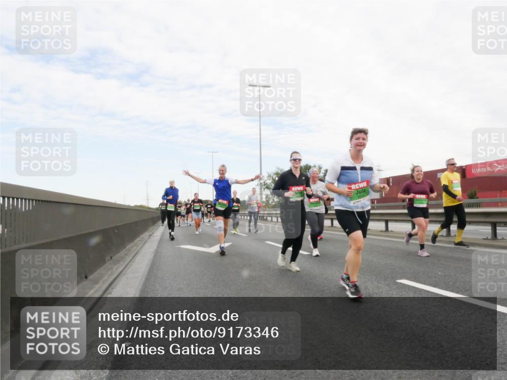 03.10.2025 - Köhlbrandbrückenlauf Matties Gatica Varas http://msf.ph/oto/9173346 03.10.2025 15:26:14 Position 3  meine-sportfotos.de