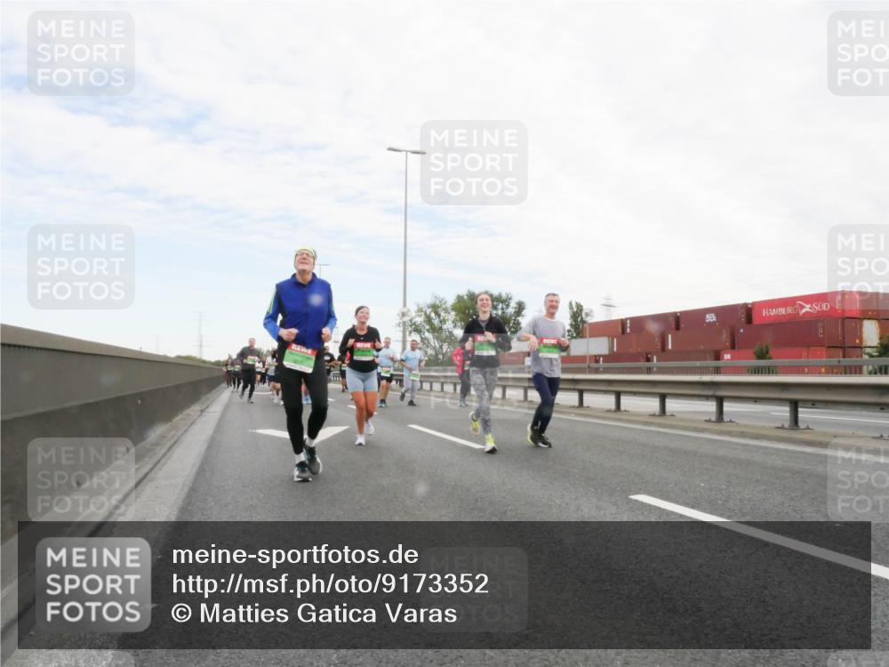 03.10.2025 - Köhlbrandbrückenlauf Matties Gatica Varas http://msf.ph/oto/9173352 03.10.2025 15:26:16 Position 3  meine-sportfotos.de