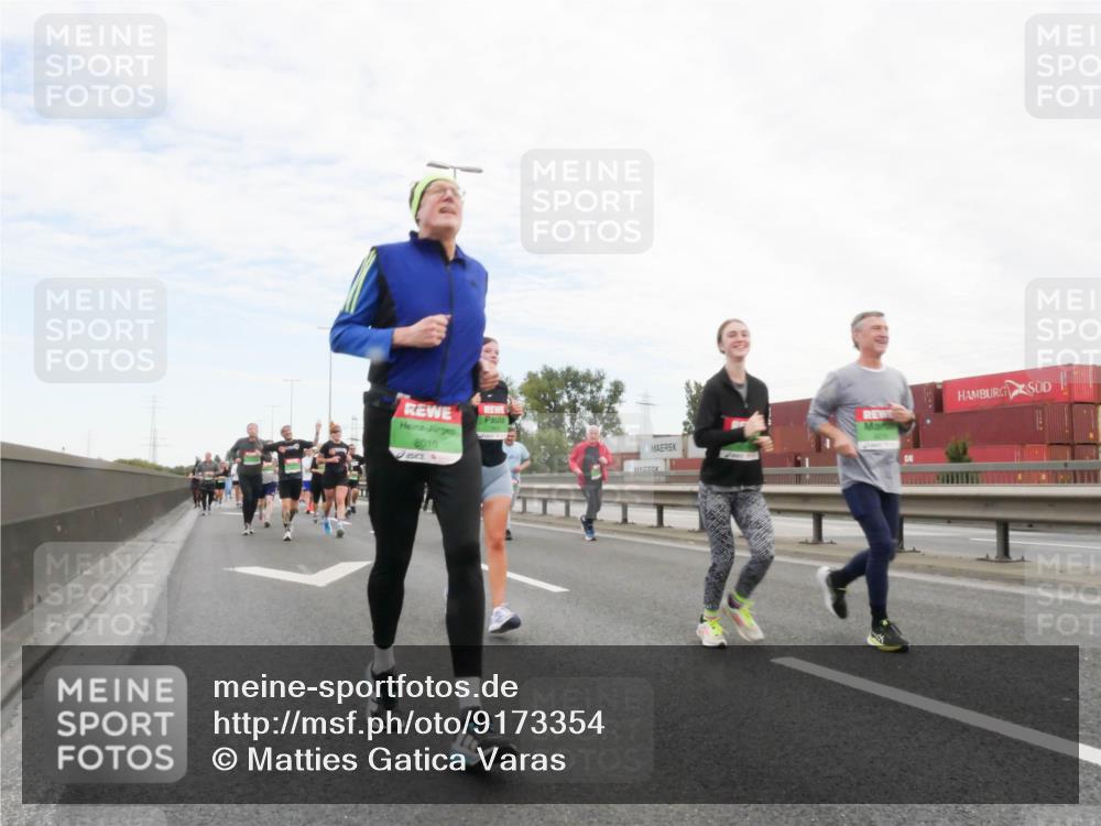 03.10.2025 - Köhlbrandbrückenlauf Matties Gatica Varas http://msf.ph/oto/9173354 03.10.2025 15:26:17 Position 3 8010 meine-sportfotos.de