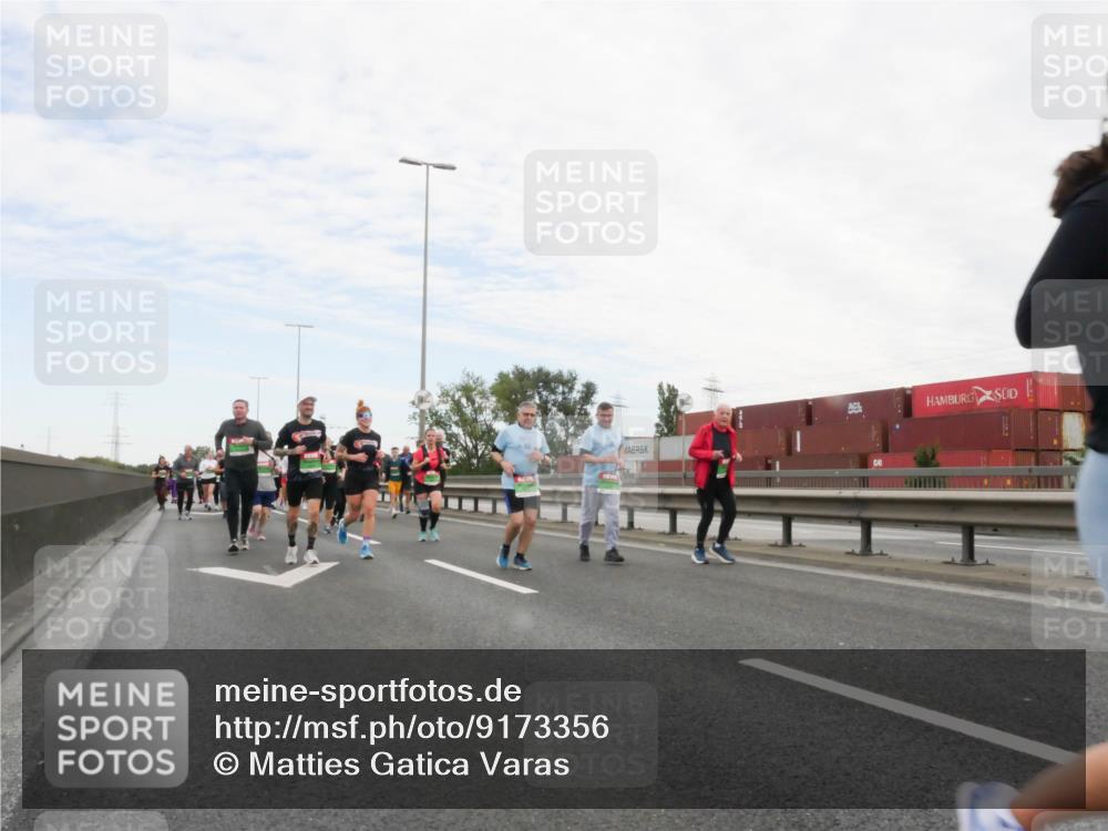 03.10.2025 - Köhlbrandbrückenlauf Matties Gatica Varas http://msf.ph/oto/9173356 03.10.2025 15:26:19 Position 3  meine-sportfotos.de