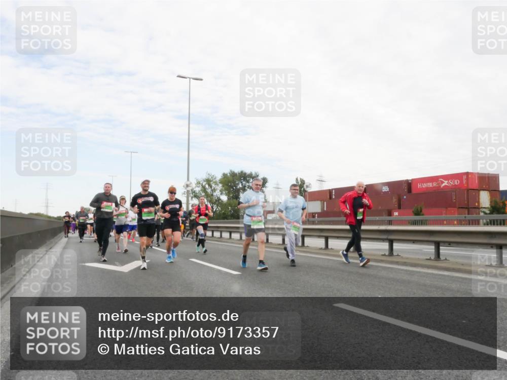 03.10.2025 - Köhlbrandbrückenlauf Matties Gatica Varas http://msf.ph/oto/9173357 03.10.2025 15:26:19 Position 3  meine-sportfotos.de