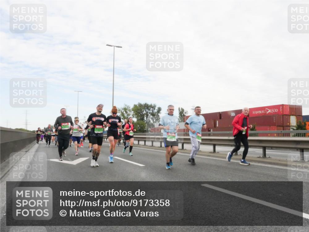 03.10.2025 - Köhlbrandbrückenlauf Matties Gatica Varas http://msf.ph/oto/9173358 03.10.2025 15:26:20 Position 3  meine-sportfotos.de