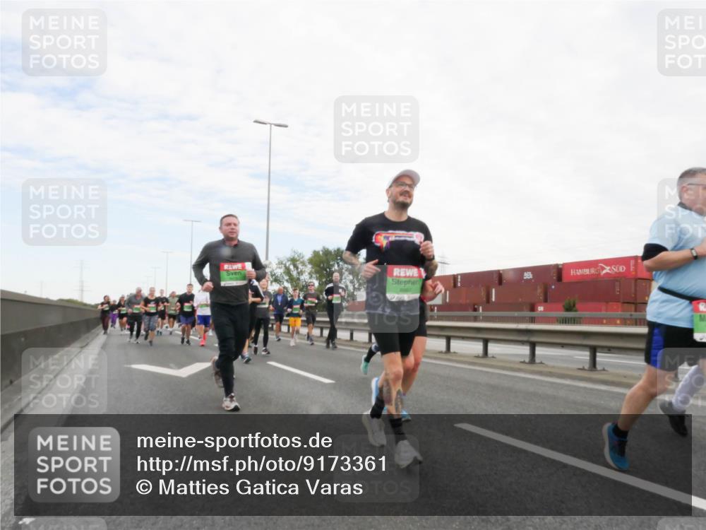 03.10.2025 - Köhlbrandbrückenlauf Matties Gatica Varas http://msf.ph/oto/9173361 03.10.2025 15:26:21 Position 3  meine-sportfotos.de