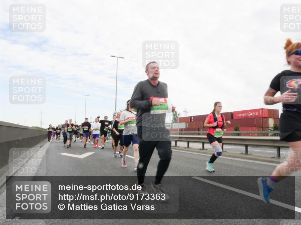 03.10.2025 - Köhlbrandbrückenlauf Matties Gatica Varas http://msf.ph/oto/9173363 03.10.2025 15:26:22 Position 3 8475 meine-sportfotos.de