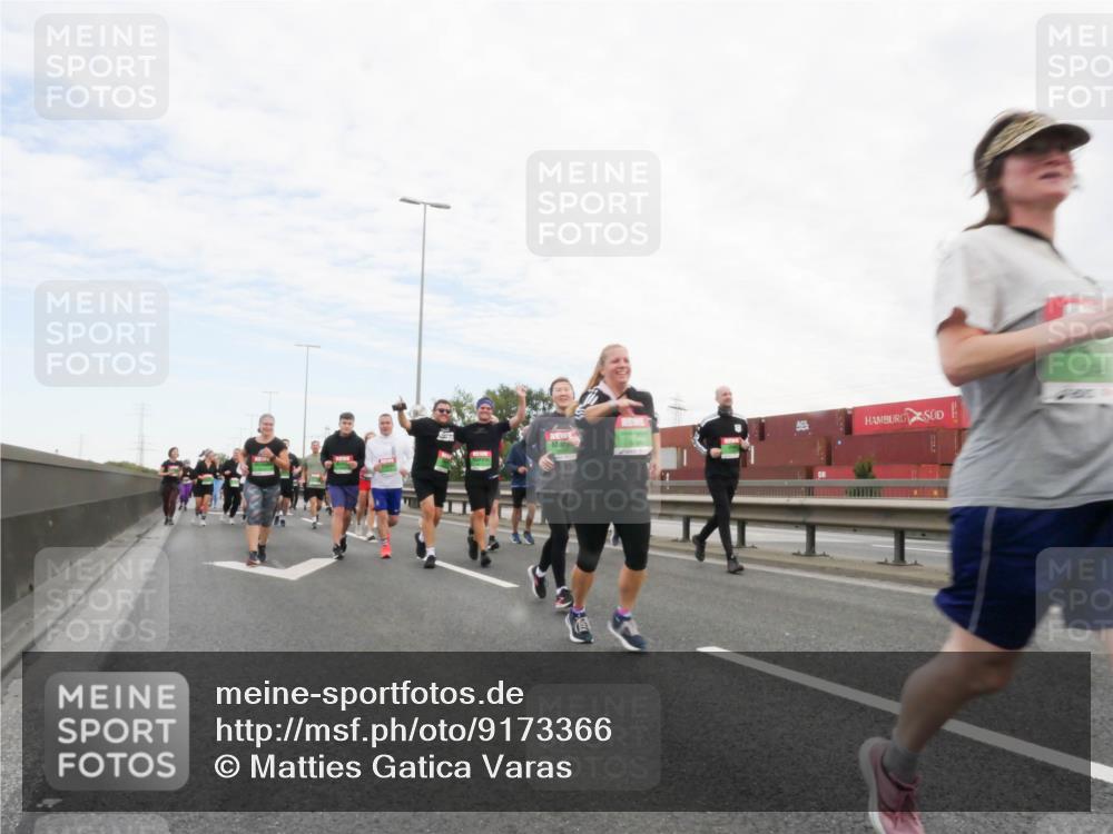 03.10.2025 - Köhlbrandbrückenlauf Matties Gatica Varas http://msf.ph/oto/9173366 03.10.2025 15:26:24 Position 3  meine-sportfotos.de