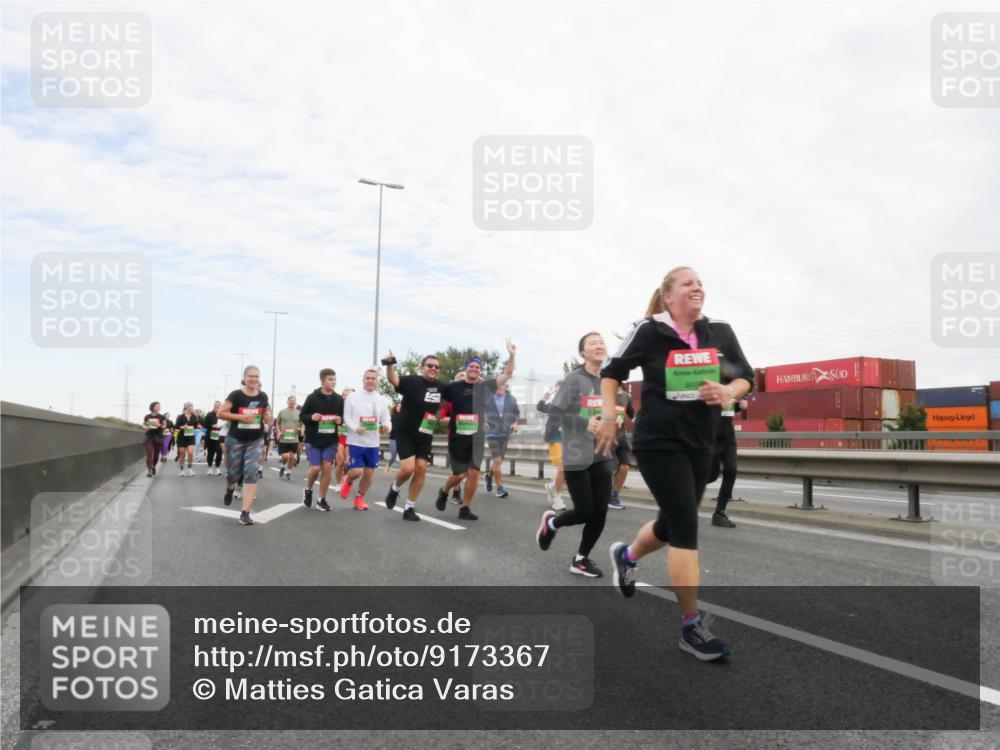 03.10.2025 - Köhlbrandbrückenlauf Matties Gatica Varas http://msf.ph/oto/9173367 03.10.2025 15:26:24 Position 3  meine-sportfotos.de