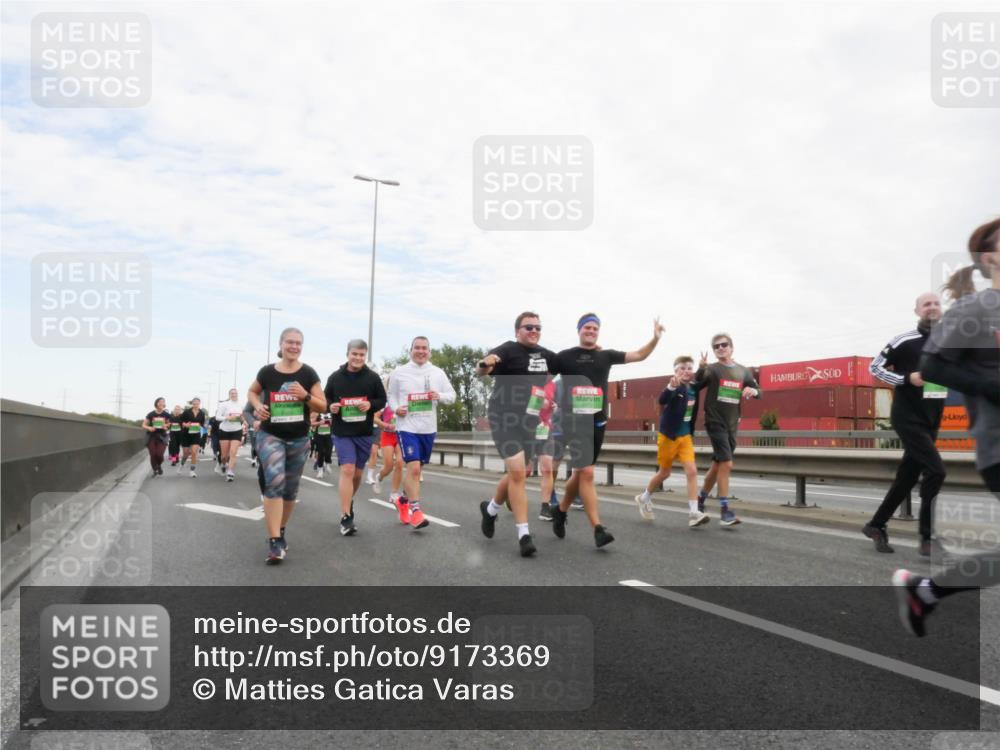 03.10.2025 - Köhlbrandbrückenlauf Matties Gatica Varas http://msf.ph/oto/9173369 03.10.2025 15:26:25 Position 3  meine-sportfotos.de