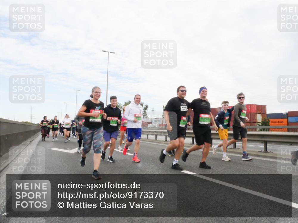 03.10.2025 - Köhlbrandbrückenlauf Matties Gatica Varas http://msf.ph/oto/9173370 03.10.2025 15:26:26 Position 3  meine-sportfotos.de