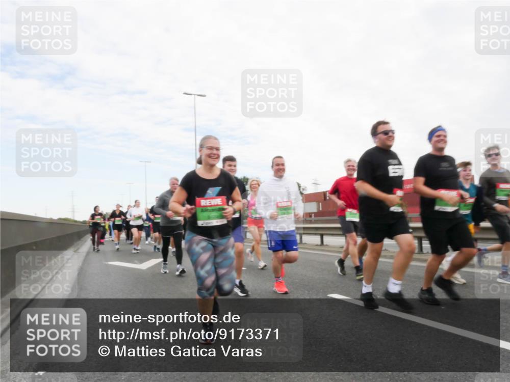03.10.2025 - Köhlbrandbrückenlauf Matties Gatica Varas http://msf.ph/oto/9173371 03.10.2025 15:26:26 Position 3  meine-sportfotos.de