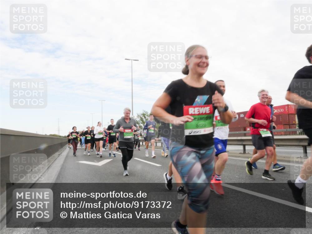 03.10.2025 - Köhlbrandbrückenlauf Matties Gatica Varas http://msf.ph/oto/9173372 03.10.2025 15:26:27 Position 3  meine-sportfotos.de