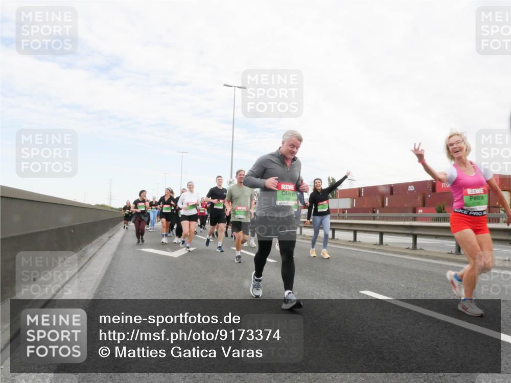03.10.2025 - Köhlbrandbrückenlauf Matties Gatica Varas http://msf.ph/oto/9173374 03.10.2025 15:26:28 Position 3 8461 meine-sportfotos.de